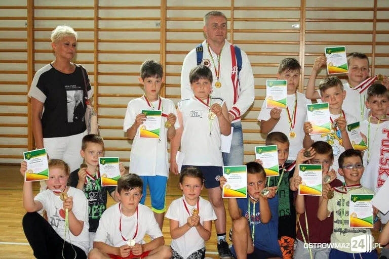 Uczniowie SP nr 2 najlepsi w dwa ognie (zdjęcia)