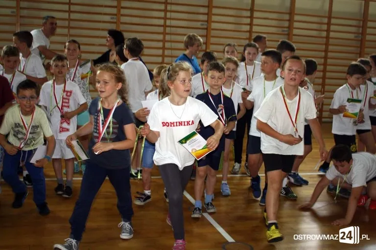 Uczniowie SP nr 2 najlepsi w dwa ognie (zdjęcia)