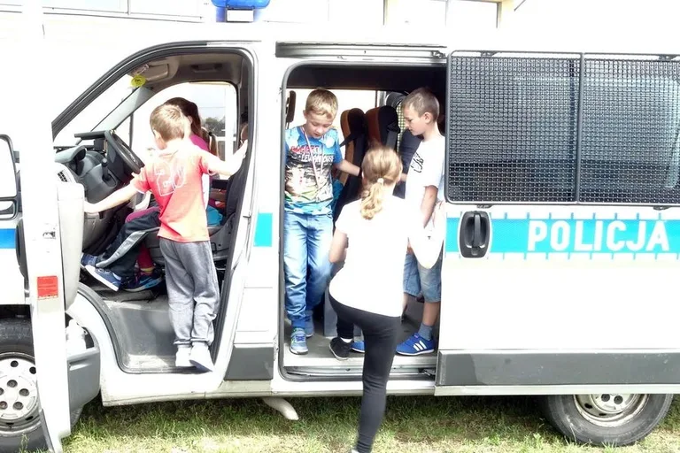 Dzień Dziecka z ostrowską policją (zdjęcia)