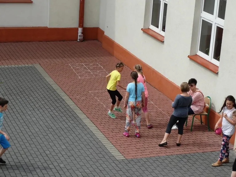 Gry i zabawy naszych rodziców (zdjęcia)