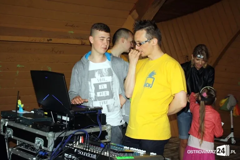 Deszczowy Dzień Dziecka w Ostrowi (zdjęcia)