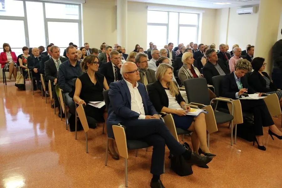 Podpisano umowy na dofinansowanie dróg (zdjęcia)