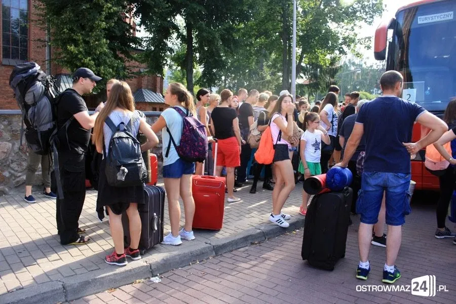 Ostrowska młodzież wyruszyła na ŚDM (zdjęcia)