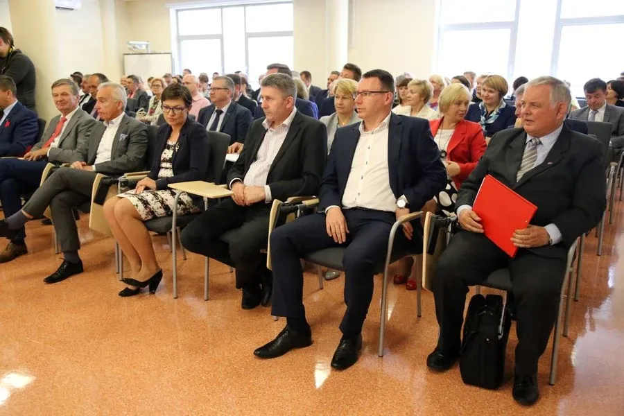 Podpisano umowy na dofinansowanie dróg (zdjęcia)