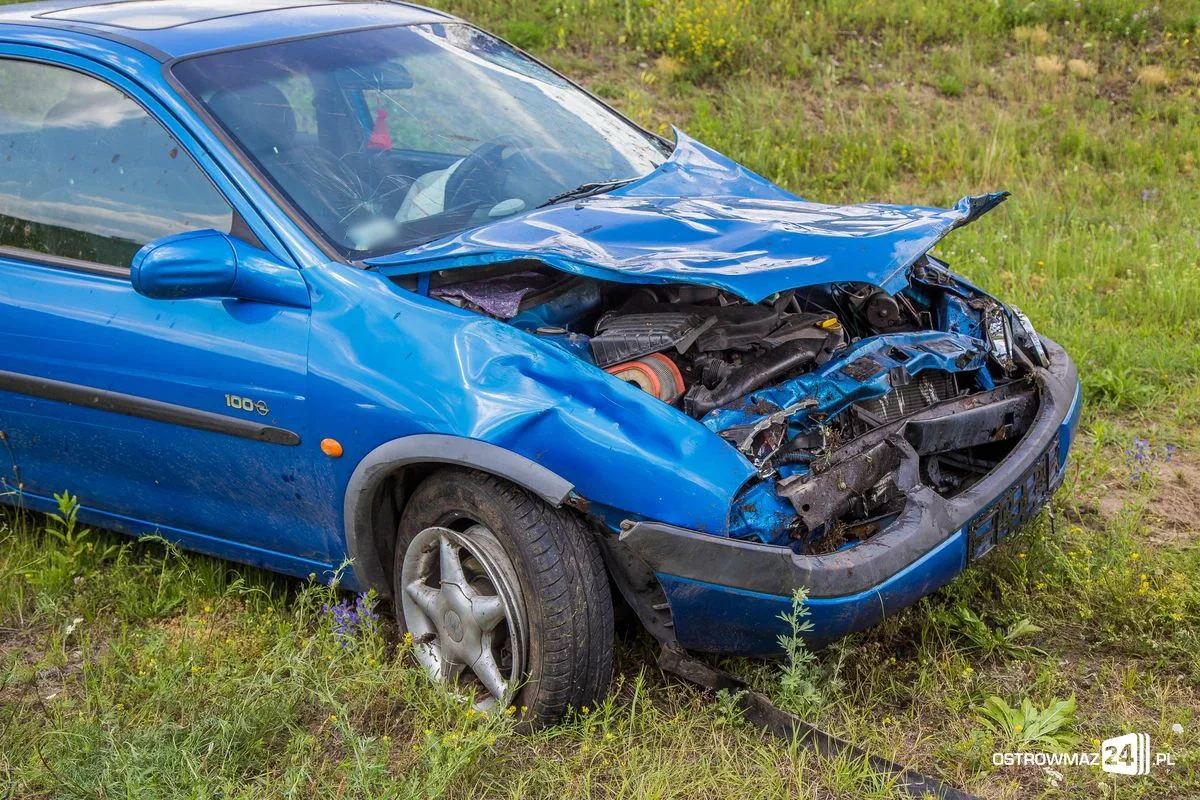 Opel corsa wypadł z drogi (aktualizacja, zdjęcia)