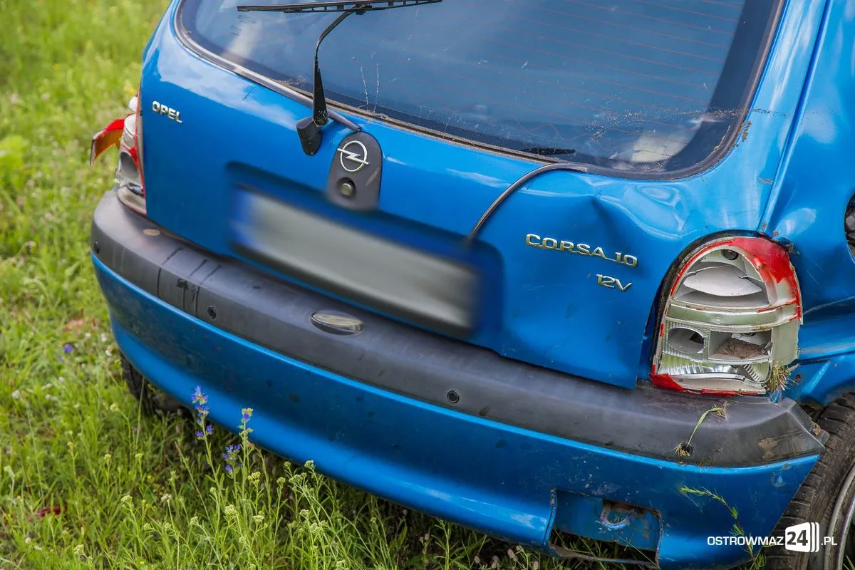 Opel corsa wypadł z drogi (aktualizacja, zdjęcia)