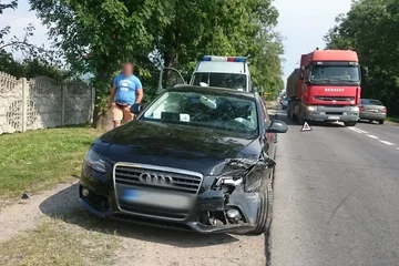 Stłuczka z udziałem ostrowianina (zdjęcia)