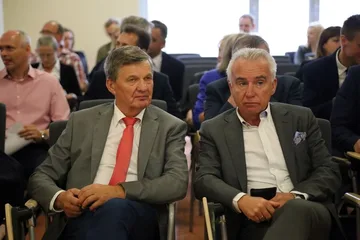 Podpisano umowy na dofinansowanie dróg (zdjęcia)
