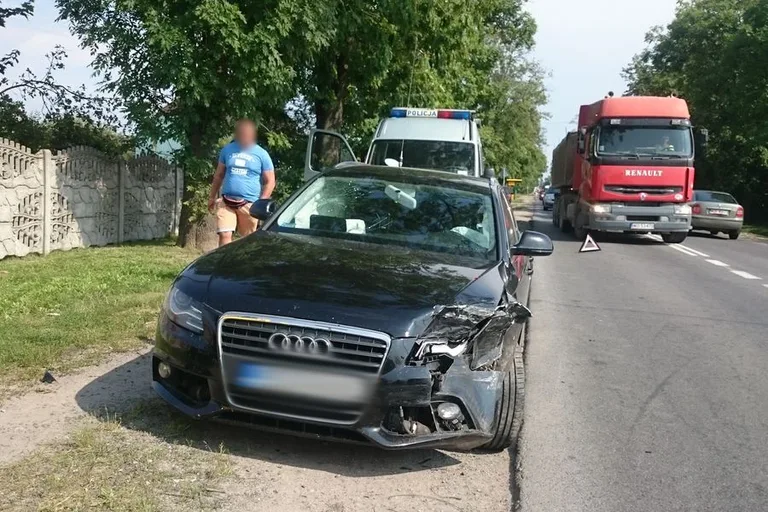 Stłuczka z udziałem ostrowianina (zdjęcia)