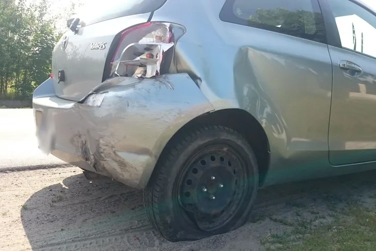 Stłuczka z udziałem ostrowianina (zdjęcia)