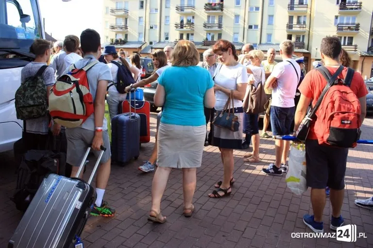 Ostrowska młodzież wyruszyła na ŚDM (zdjęcia)