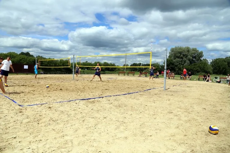 Turniej plażowej piłki siatkowej za nami (zdjęcia)