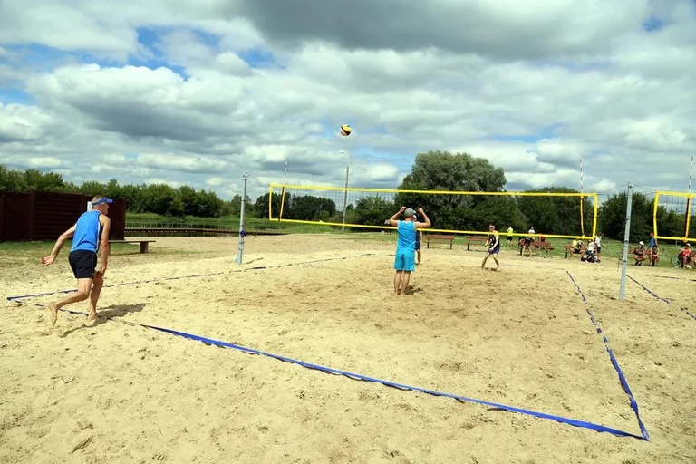 Turniej plażowej piłki siatkowej za nami (zdjęcia)