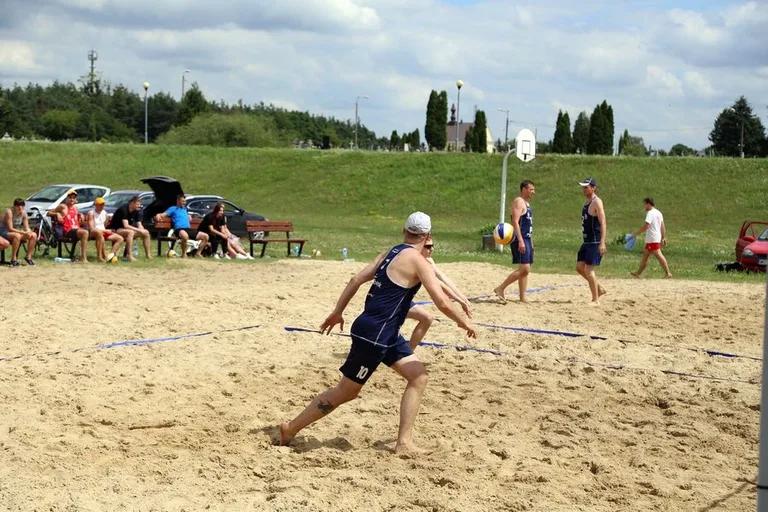 Turniej plażowej piłki siatkowej za nami (zdjęcia)