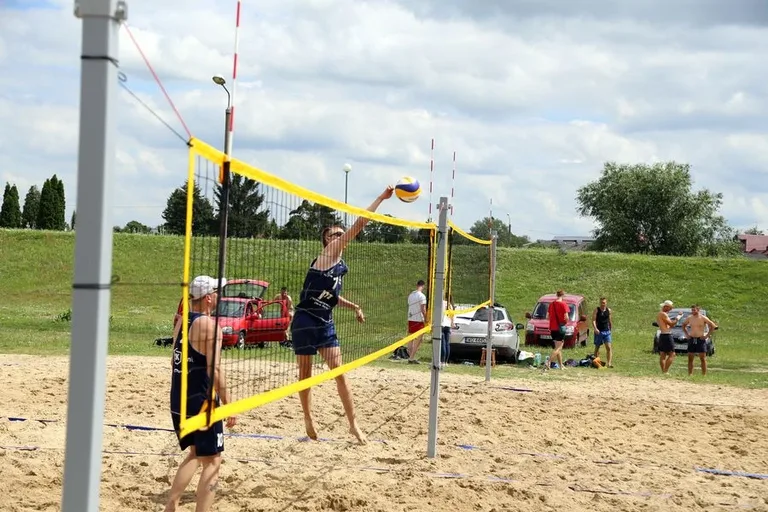 Turniej plażowej piłki siatkowej za nami (zdjęcia)