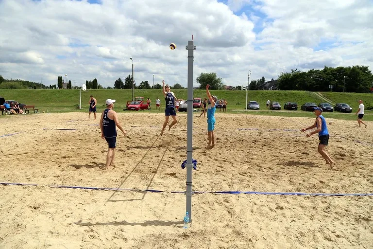 Turniej plażowej piłki siatkowej za nami (zdjęcia)