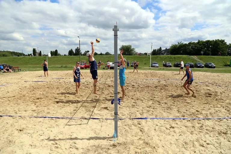 Turniej plażowej piłki siatkowej za nami (zdjęcia)