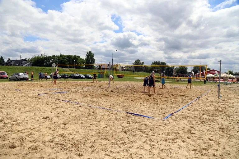 Turniej plażowej piłki siatkowej za nami (zdjęcia)