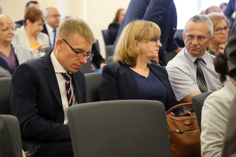 Podpisano umowy na dofinansowanie dróg (zdjęcia)