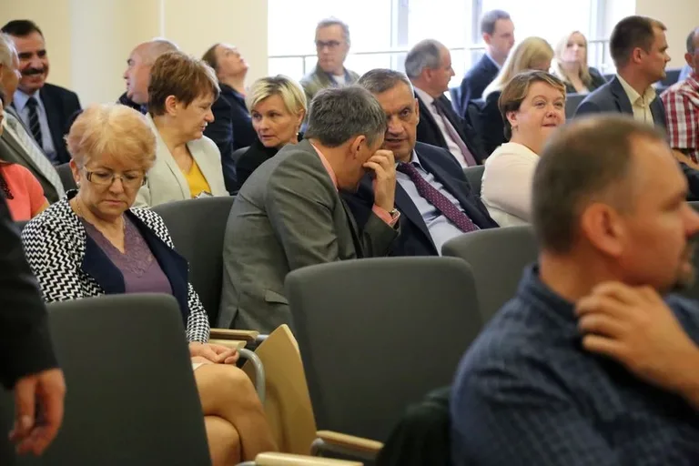 Podpisano umowy na dofinansowanie dróg (zdjęcia)