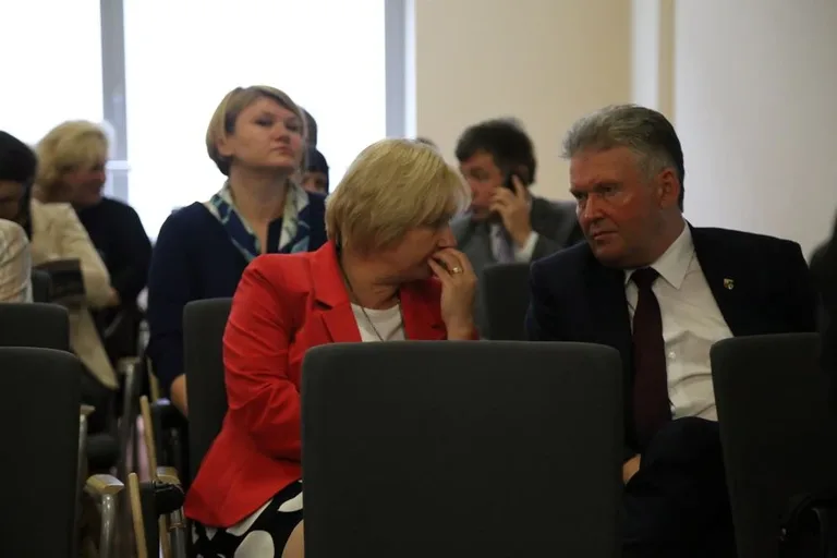 Podpisano umowy na dofinansowanie dróg (zdjęcia)