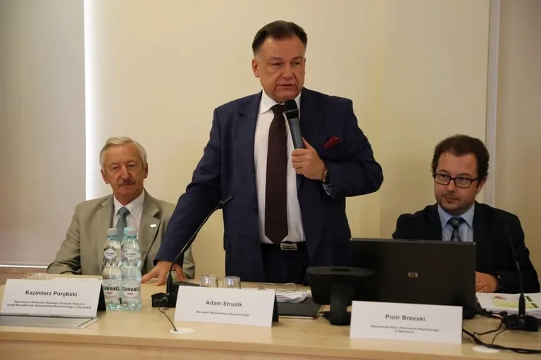 Podpisano umowy na dofinansowanie dróg (zdjęcia)