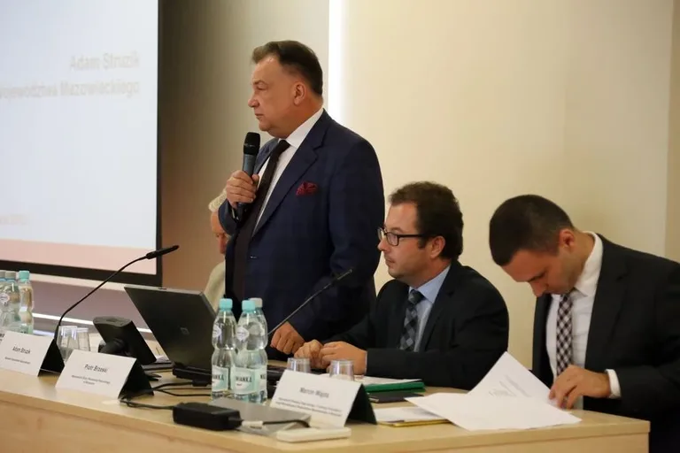 Podpisano umowy na dofinansowanie dróg (zdjęcia)