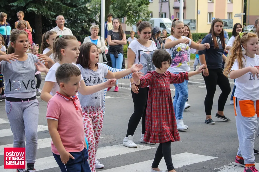 Tańczyli przed ratuszem (zdjęcia)
