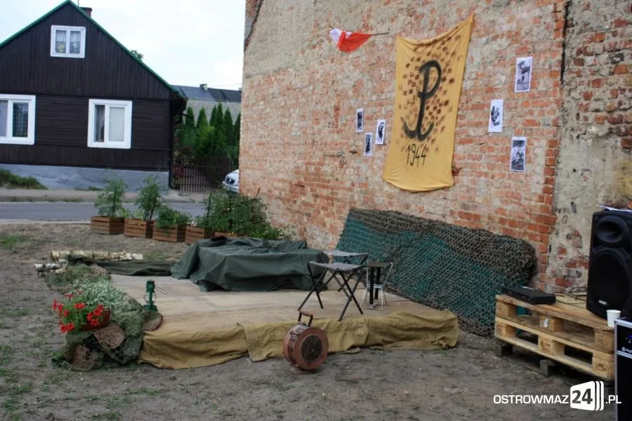 Wieczór z patriotyzmem na skwerku (zdjęcia)