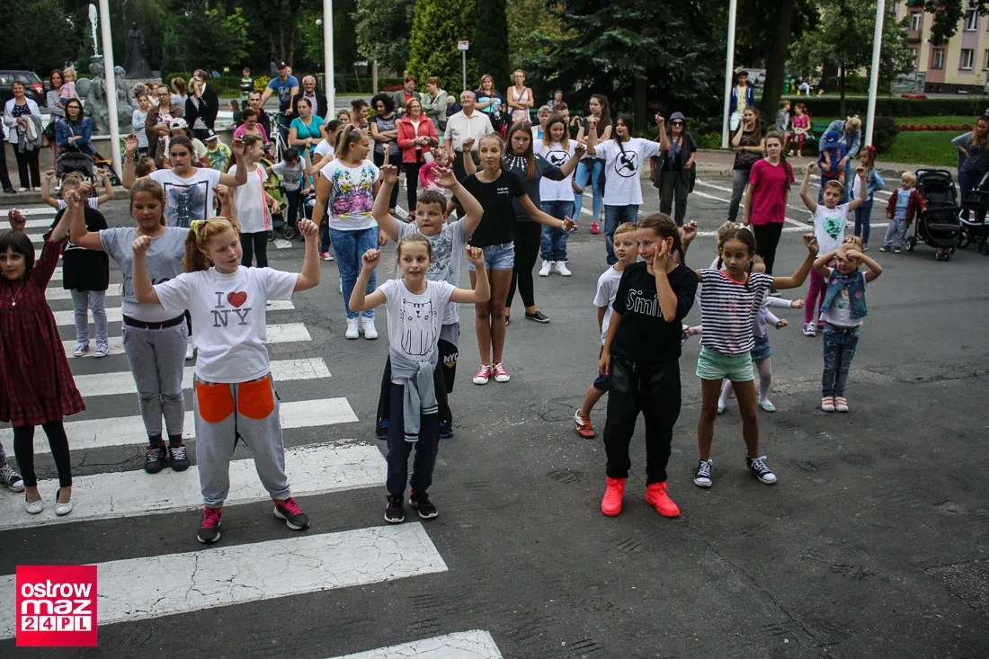 Tańczyli przed ratuszem (zdjęcia)