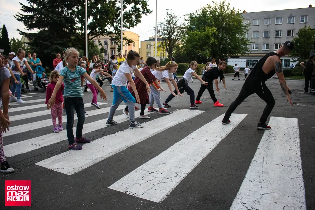 Tańczyli przed ratuszem (zdjęcia)