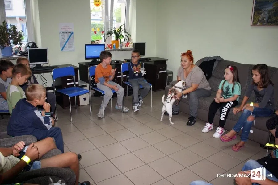 Dogoterapia w ostrowskiej świetlicy (zdjęcia)