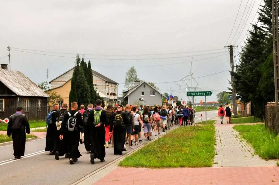 Pielgrzymi dotarli do Huty Mińskiej (zdjęcia)
