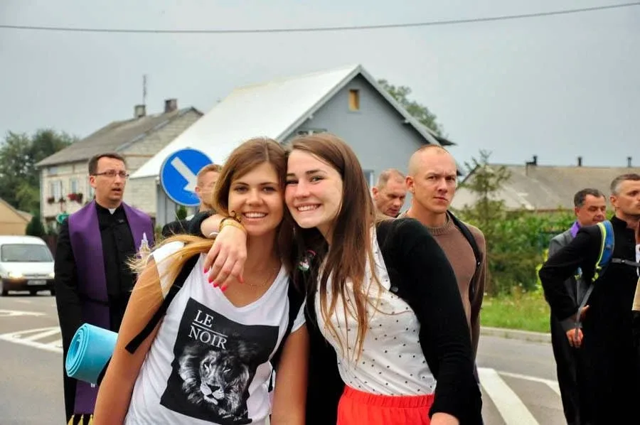 Pielgrzymi dotarli do Huty Mińskiej (zdjęcia)