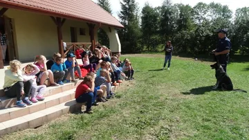 Funkcjonariusze spotkali się z dziećmi na półkoloniach (zdjęcia)