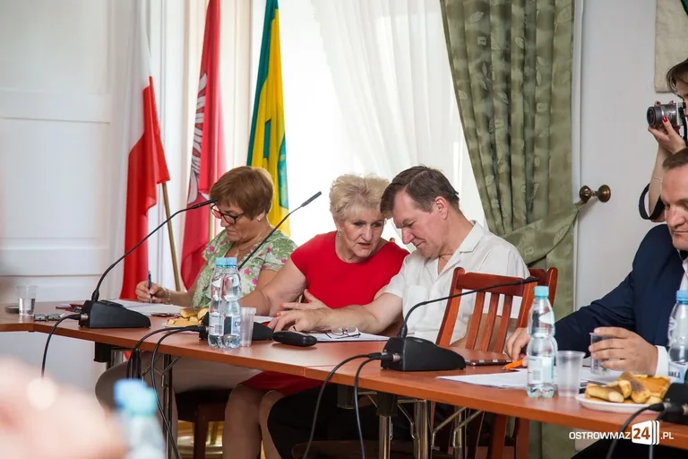 Nadzwyczajnie zgodna sesja rady miasta (zdjęcia)