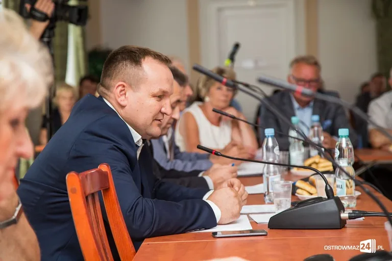 Nadzwyczajnie zgodna sesja rady miasta (zdjęcia)