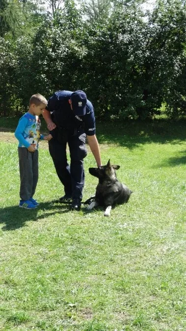 Funkcjonariusze spotkali się z dziećmi na półkoloniach (zdjęcia)