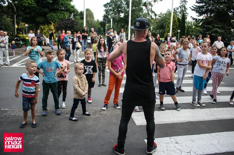 Tańczyli przed ratuszem (zdjęcia)