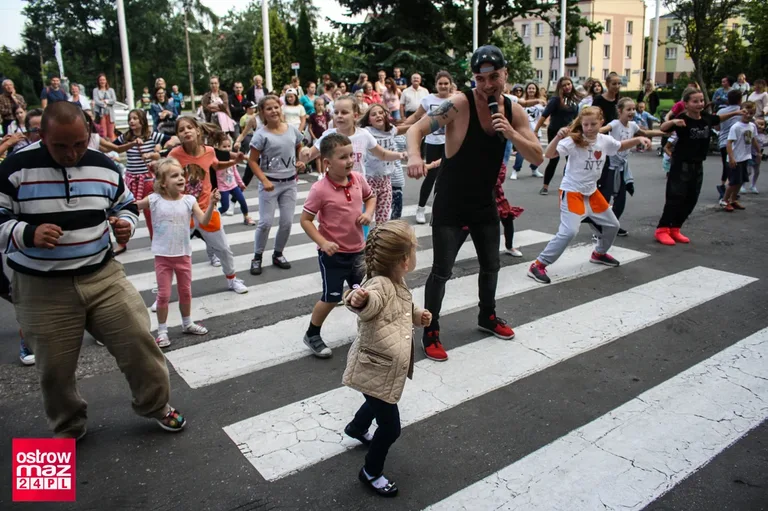 Tańczyli przed ratuszem (zdjęcia)