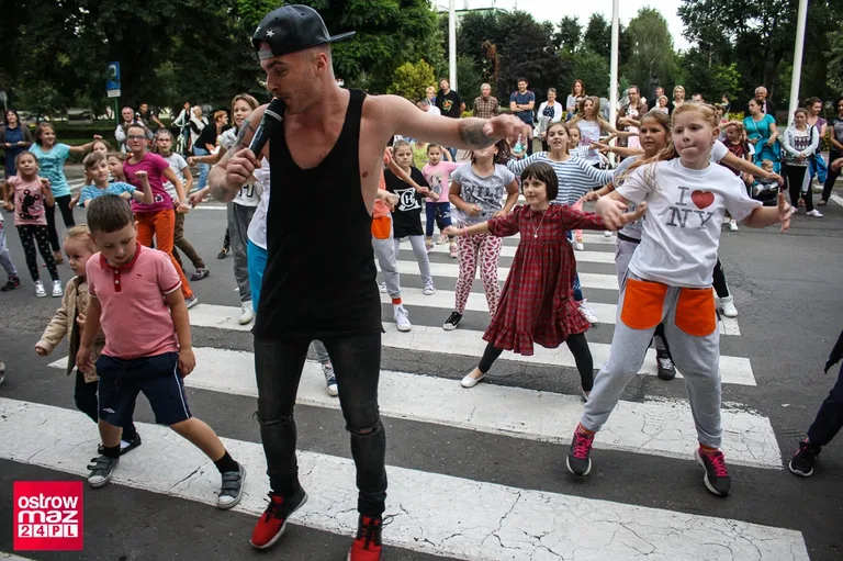 Tańczyli przed ratuszem (zdjęcia)