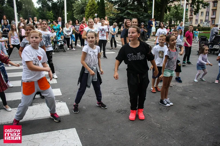 Tańczyli przed ratuszem (zdjęcia)