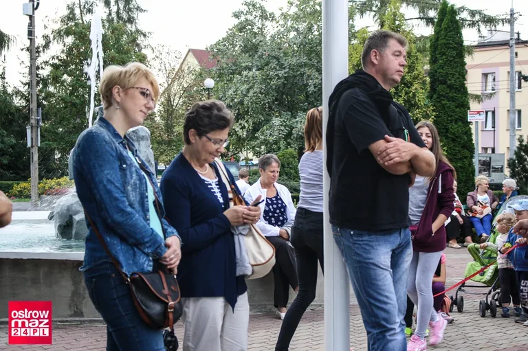 Tańczyli przed ratuszem (zdjęcia)