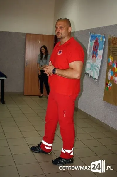 Ratownik wodny z wizytą u dzieci (zdjęcia)