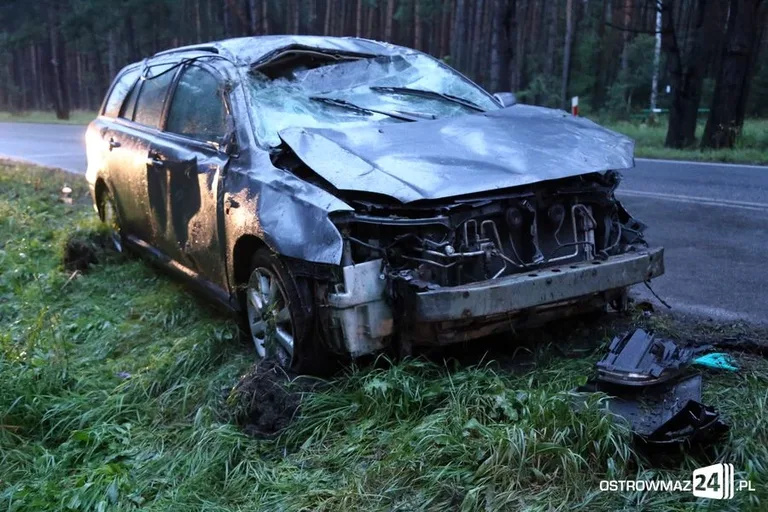 Dachowanie toyoty (zdjęcia)