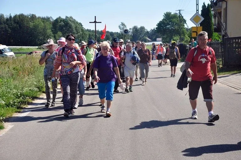 Ze śpiewem na ustach pokonują kolejne km (zdjęcia)