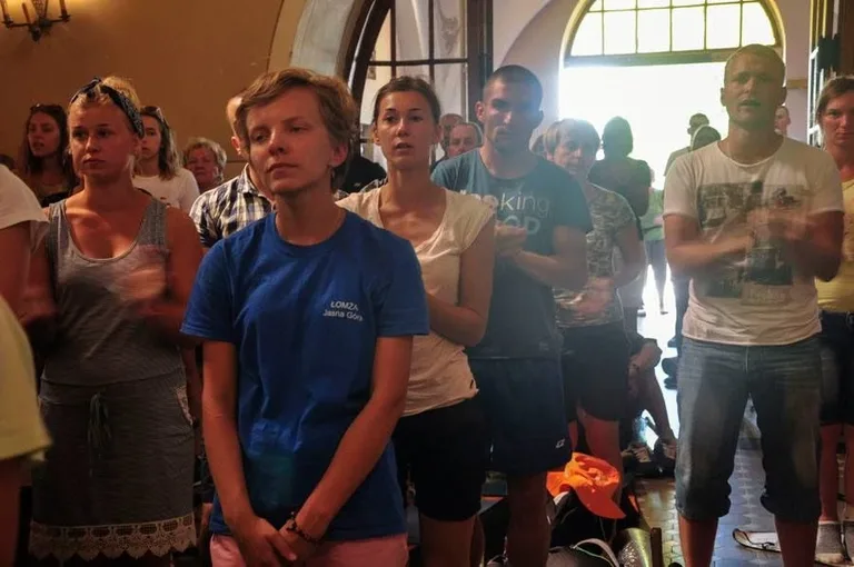 Ze śpiewem na ustach pokonują kolejne km (zdjęcia)