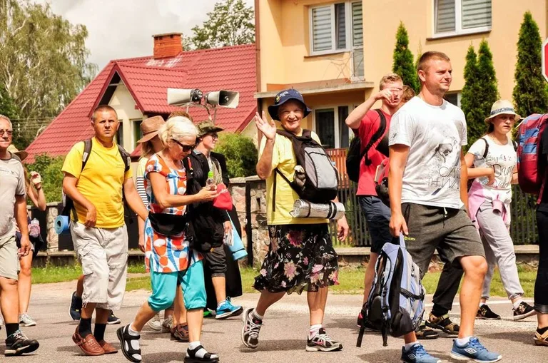 Wędrują na Jasną Górę (zdjęcia)