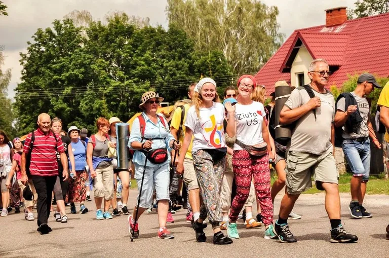 Wędrują na Jasną Górę (zdjęcia)