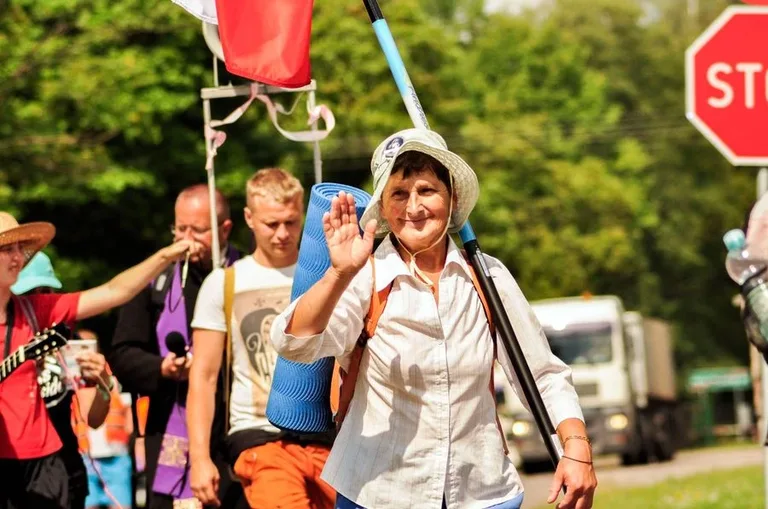 Wędrują na Jasną Górę (zdjęcia)